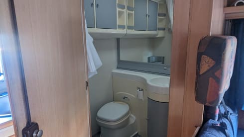 Dacha op wielen – 4p Eura Mobil alcove from 2000
