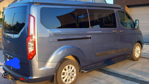 César – 4p Ford campervan from 2024
