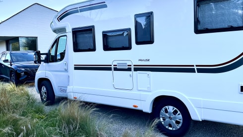 Fully equipped and brand new motorhome