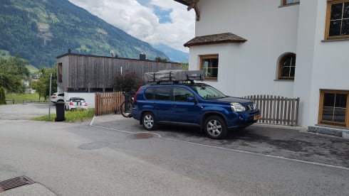 Nico – Adventurous camping in our Nissan X-Trail 4WD with roof tent