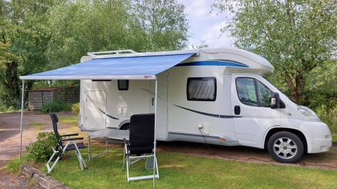 Complete luxury motorhome, 5 persons