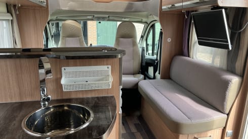 4p Knaus semi-integrated from 2014