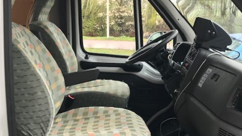 5-6 p cozy, compact family camper Fiat Alcove.