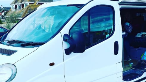VannyJones – 4 Berth Renault from 2003