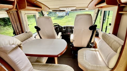 Reispaleis – Comfortable and stylish integrated 4p Carthago Chic C-Line II