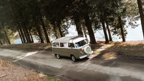 Natalie 1973 – 4 berth Volkswagen campervan from 1973