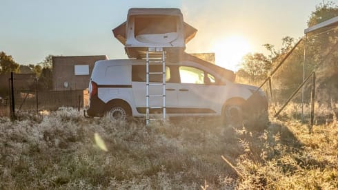 Buitenbende – Off-grid mini camper - 2024 - compact and maneuverable
