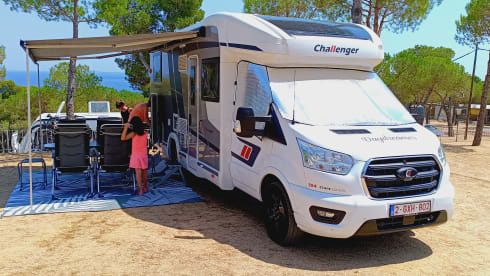 Daydreamer – Last Minute Discounts!! Challenger 384 stage edition 2025 with air conditioning 6p