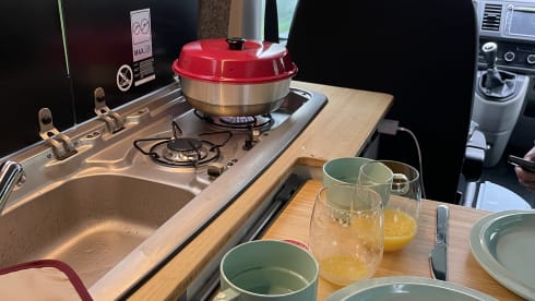 4p Volkswagen campervan uit 2019