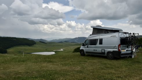 Freddy – Possl  Camperbus met Hefdak 4p