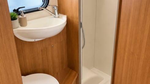 Sunrise  – 6 berth Ford transit tribute