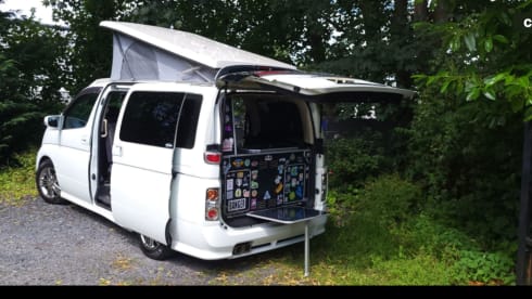 Elgrandy – Cool 3 berth Nissan ELGRAND campervan from 2005 with pop roof