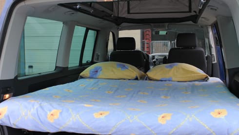 powerful VW T5 Multivan camper van with spacious Reimo pop-up roof