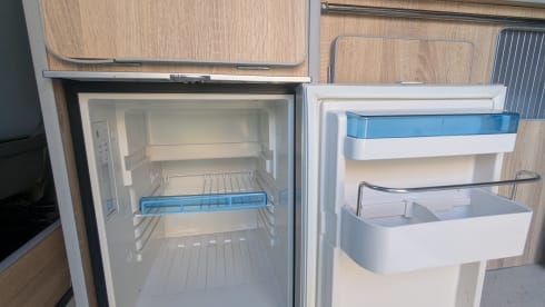 Colin – VW campervan, pop-top 4 berth