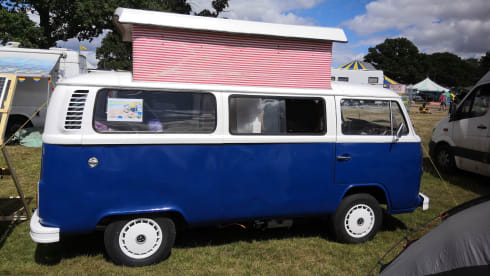 BarnaBus – T2 CamperVan Hire