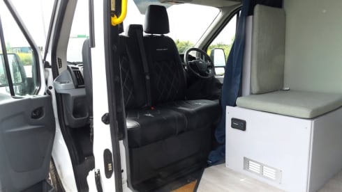 Milo – Spacious Off-Grid Campervan