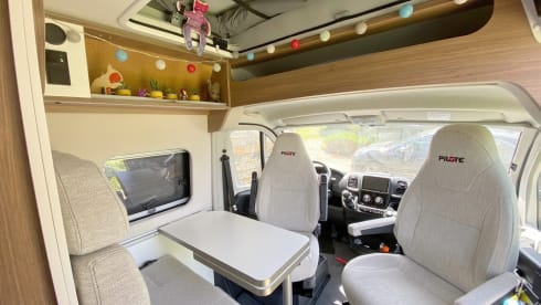 Le Fourgon Perché – A compact and comfortable converted van!