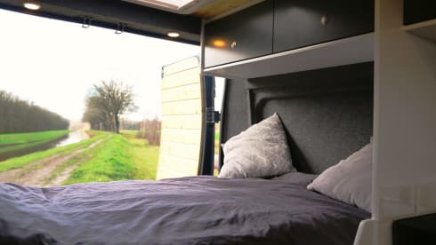 Jan – Jan │ Citroën Jumper 2 person camper bus