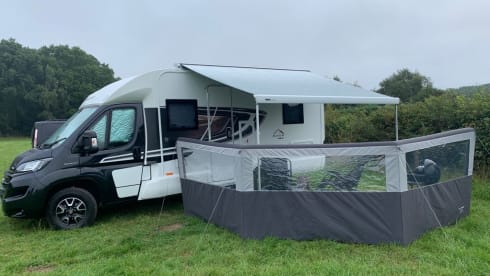Elvis – 2021 Swift Edge - 464 Black Edition 4 Berth Motorhome 