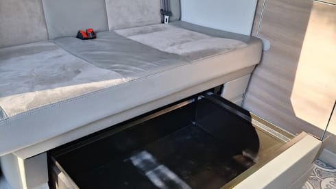 Gijs – 4p Volkswagen campervan from 2010