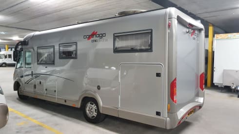 Edens Wanderlust – Luxury camper with every convenience, a dream on wheels!
