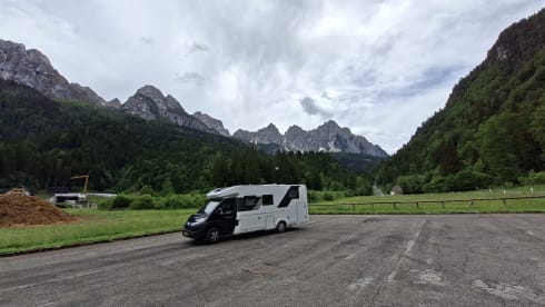 Casita on Wheels –  Luxe 4p Sun Living half-integraal uit 2022 off-grid