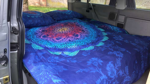 Mandala - Cozy and robust VW T4 multivan with lifting roof