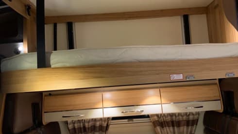 Luxus geräumiges Wohnmobil mit 6 Schlafplätzen