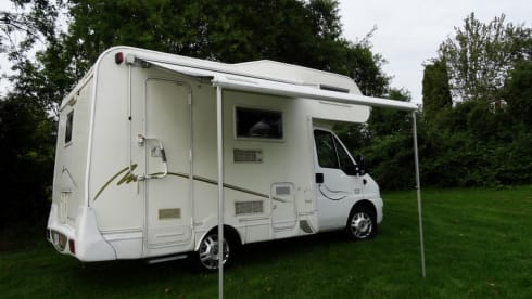 Come and enjoy our wonderful 2 (-3)-person Fiat Ducato alcove camper