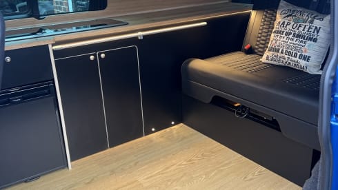 Bluey – 4 berth Volkswagen campervan from 2020