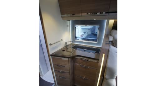 No Work Team – Adria Coral Plus mit E&P-Level-System. Max 2 Personen, nur Erwachsene.