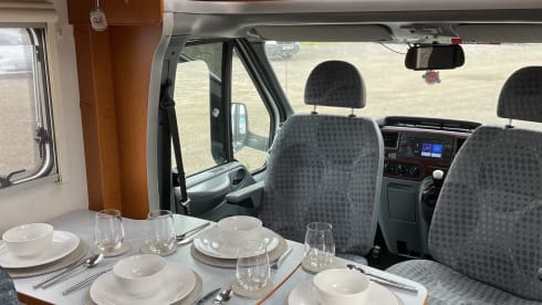 Titch  – Our Cosy 3-berth LHC Motorhome