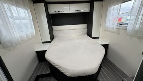 Hugo – Modern Rollerteam motorhome with separate bedroom - With free insurance