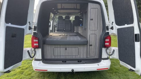 Carolina – T6 Luxury Conversion - Dog Friendly, Insurance included
