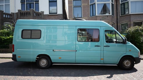 Olaf – 2-seater Volkswagen bus from 2005