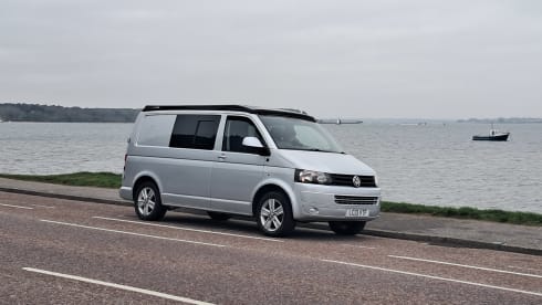 Campie – Volkswagen 'Poptop'  T5 Transporter Camper-van 
