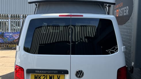 YETI – Ice white Long wheel base VW T6.1 2021 4 birth luxury camper 