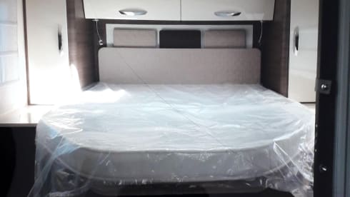 New luxury Integral mobile home Mclouis carat