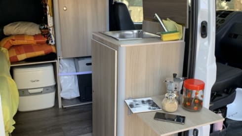 VitoVan – Freddy - Mercedes Vito camper for two people