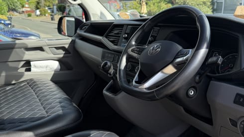 Lola – Volkswagen T6.1 - Ready for adventure on your terms