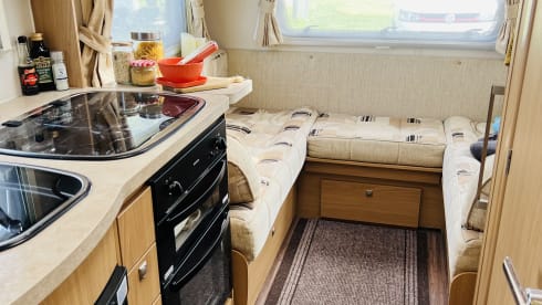 Milo  – 4 berth Peugeot alcove from 2013