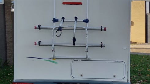 Complete camper, spacious inside. Good controllable for everyone !!