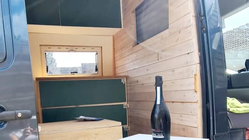 't buske! – Practical multifunctional motorhome for 2 people