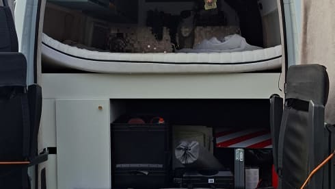 Renault-Bus mit 2 Sitzplätzen aus dem Jahr 2016