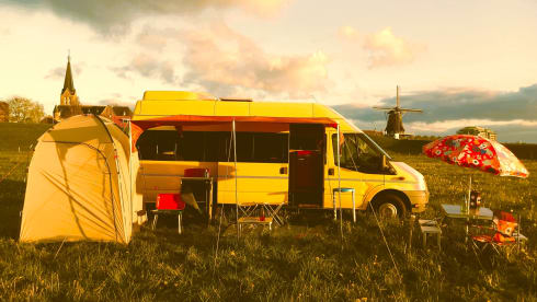 FESTIVALBUS – Converted "FESTIVALBUS" for 5 people! (2012 Ford Transit)