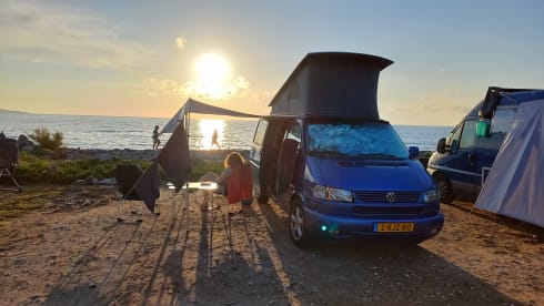 Smurf – 4p Volkswagen bus from 2001