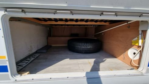 4p Fiat Burstner semi-integrated from 2004