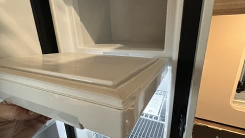 RV Camper – Nieuwe, luxueus ingerichte 4-persoonscamper