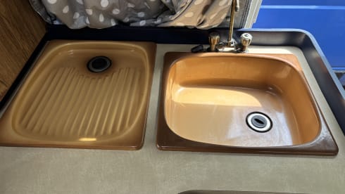 Freddie – Cosy Camper for 2, full awning - 1980's VW T3 high-top