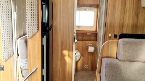Flash – Chausson Flash 10 with electronic drop down bed
